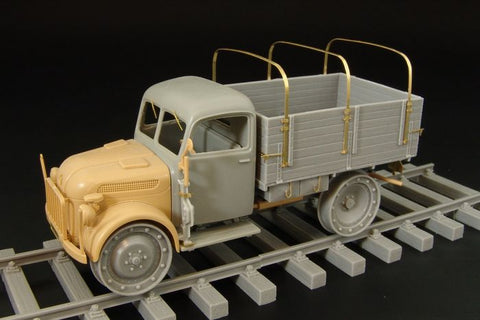 ハウラー HLX48304 1/48 WWII ドイツ シュタイヤー1500 鉄道路走行仕様 コンバージョンセット(タミヤ用)