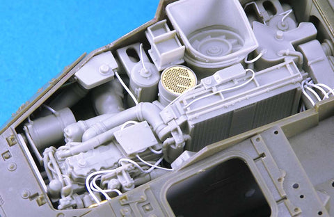 レジェンド LF1220 1/35 ストライカー エンジン セット (トランぺッター)