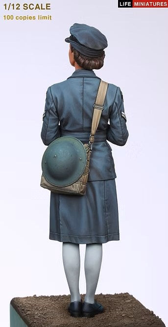 ライフミニチュア LM-12003 1/12 WAAF(イギリス婦人補助空軍)アシスタントセクションリーダー 1940-1941年