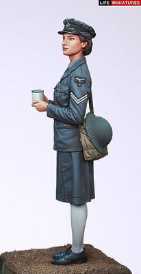 ライフミニチュア LM-35004 1/35 WWII イギリス空軍WAAF(婦人補助空軍) 副班長 1940-1941年