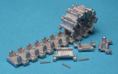 マスタークラブ MTL-35041 1/35 BMP-1用 稼働履帯&起動輪 用履帯