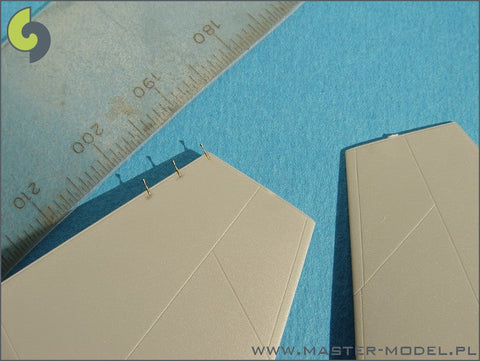 マスター AM-72-093 1/72 スタティックディスチャージャー(放電索)、Su-27, Su-30, Su-33, Su-34 他現用スホーイのジェット機用(12本と予備2本)