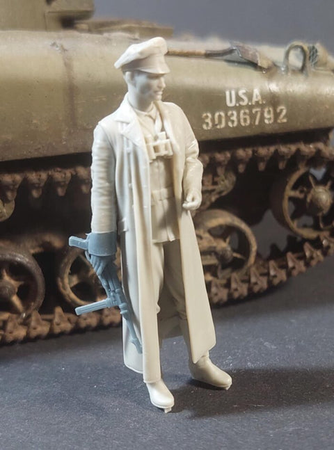 パンツァーアート FI35-229 1/35 WWIIドイツ ロングコートを着た武装親衛隊将校 ノルマンディー