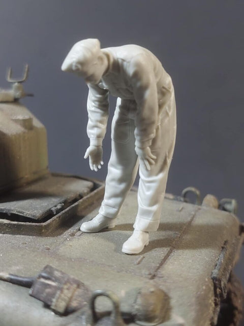パンツァーアート FI35-232 1/35 WWIIイギリス 戦車兵 75mm砲弾搭載中 No.1