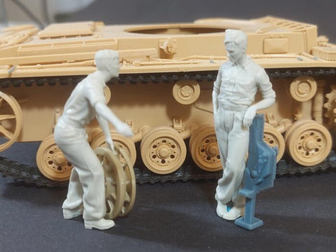 パンツァーアート FI35-240 1/35 WWIIドイツ 戦車兵 修理中セット