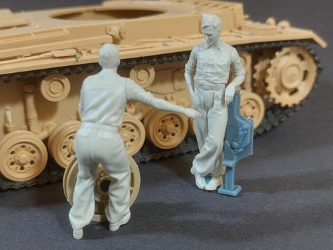 パンツァーアート FI35-240 1/35 WWIIドイツ 戦車兵 修理中セット