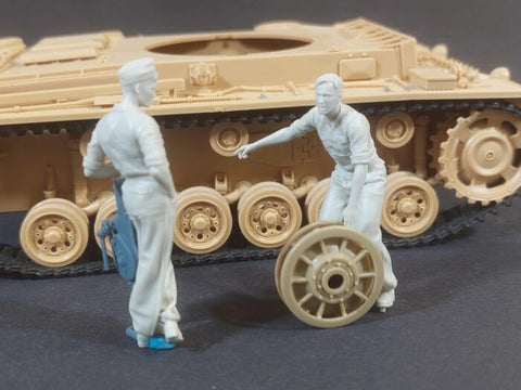 パンツァーアート FI35-240 1/35 WWIIドイツ 戦車兵 修理中セット