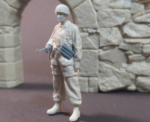 パンツァーアート FI35-244 1/35 WWIIドイツ 降下猟兵 休憩中 No.1