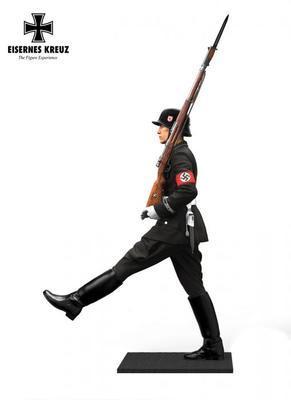 アンドレアミニチュアズ EK48-F011 1/48 儀仗兵部隊 LAH ガチョウ足行進をする兵士 1939年（ホワイトメタル3体入り）