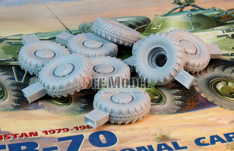 DEFモデル DW35013 1/35 BTR-70 APC 自重変形ホイールセット (ズベズダ1/35スケール用)