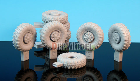 DEFモデル DW35018 1/35 BTR-60 APC 自重変形ホイールセット (トランぺッター1/35スケール用)