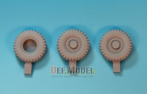 DEFモデル DW35023 1/35 現用 アメリカ M-ATV MRAP 自重変形タイヤセット(パンダホビー PH35001用)(4個+スペアタイヤ1個入り,マスキングシール付き)