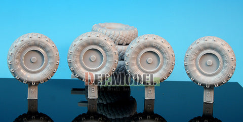 DEFモデル DW35028 1/35 現用 ドイツ GTK ボクサー GTFz 自重変形タイヤセット(レベル用)(4種各2個入り,ホイールキャップ3種,マスキングシール付き)