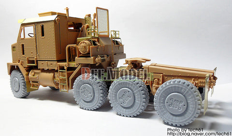 DEFモデル DW35030 1/35 現用 アメリカ M1070 トラックトラクター 自重変形タイヤセット(ホビーボス85502用)(4種各2個入り+スペアタイヤ1個入り,マスキングシール付き)