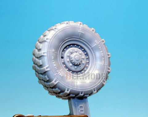 DEFモデル DW35040 1/35 現用 アメリカ M1083 FMTVトラック 自重変形タイヤセット(ミシュランXL)(トランぺッター用)(6個+スペアタイヤ1個入り,マスキングシール付き)