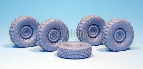 DEFモデル DW35046 1/35 現用 ドイツ ウニモグ 2トン軍用軽トラック 自重変形タイヤセット(レベル用)(2種各2個+スペアタイヤ1個入り,マスキングシール付き)