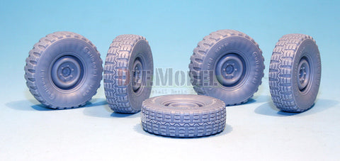 DEFモデル DW35046 1/35 現用 ドイツ ウニモグ 2トン軍用軽トラック 自重変形タイヤセット(レベル用)(2種各2個+スペアタイヤ1個入り,マスキングシール付き)