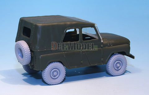 DEFモデル DW35048 1/35 現用 ソビエト/ロシア UAZ-469 小型車両 自重変形タイヤセット(トランペッター用)(2種各2個+スペアタイヤ1個入り,マスキングシール付き)