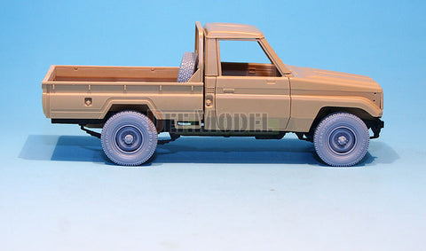 DEFモデル DW35051 1/35 現用 ピックアップトラック タイプ2 自重変形タイヤセット(1)(モンモデルVS-004用)(2種各2個+スペアタイヤ1個入り,マスキングシール付き)