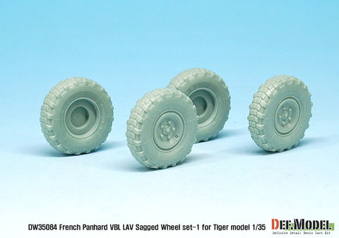 DEFモデル DW35084 1/35 現用 フランス パナール VBL 装甲車 自重変形タイヤセット(1)(タイガーモデル用)(4種各1個,マスキングシール付き)