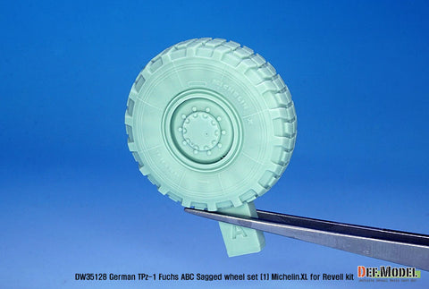 DEFモデル DW35129 1/35 現用 ドイツ TPz-1 フクス A6 ABC(NBC偵察車両) 自重変形タイヤセット(2)(コンチネンタルHCS(悪路用))(レベル用)(3種各2個入り,マスキングシール付き)