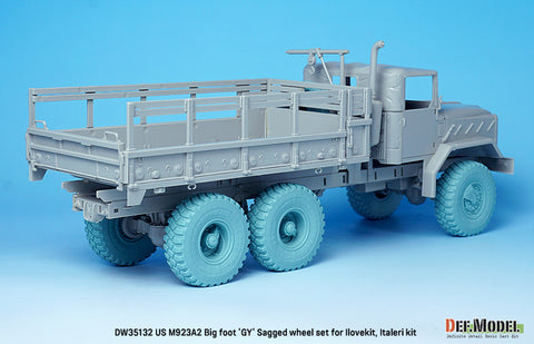 DEFモデル DW35132 1/35 現用 アメリカ M923A2 ビッグフット 大型軍用トラック 自重変形タイヤセット(グッドイヤーAT-2A)(アイラブキット/イタレリ用)(3種各2個+スペアタイヤ1個入り,マスキングシール付き)