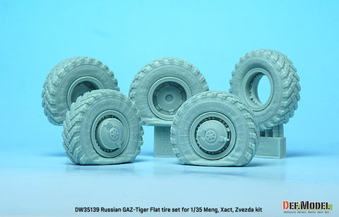DEFモデル DW35139 1/35 現用 ロシア GAZ-233014 STS ティーグル(タイガー) 装輪装甲車 パンクしたタイヤセット(モンモデル/エクザクト/ズベズダ用)(パンクタイヤ4種各1個+スペアタイヤ,マスキングシール付き)