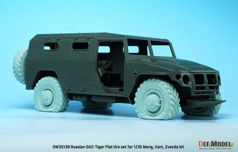 DEFモデル DW35139 1/35 現用 ロシア GAZ-233014 STS ティーグル(タイガー) 装輪装甲車 パンクしたタイヤセット(モンモデル/エクザクト/ズベズダ用)(パンクタイヤ4種各1個+スペアタイヤ,マスキングシール付き)