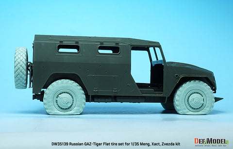 DEFモデル DW35139 1/35 現用 ロシア GAZ-233014 STS ティーグル(タイガー) 装輪装甲車 パンクしたタイヤセット(モンモデル/エクザクト/ズベズダ用)(パンクタイヤ4種各1個+スペアタイヤ,マスキングシール付き)