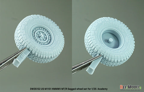 DEFモデル DW35152 1/35 現用 アメリカ M1151 ハンビー 自重変形タイヤセット(ラングラーMT/R(ヘビーデューティー・ラジアル))(アカデミー用)(2種各2個+スペアタイヤ1個入り,マスキングシール付き)