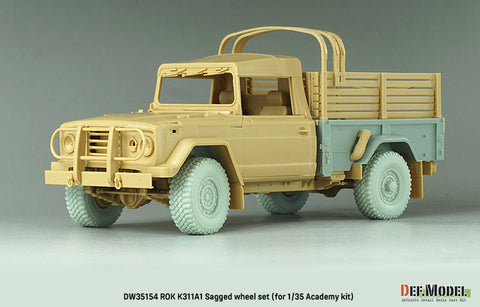 DEFモデル DW35154 1/35 現用 韓国 K311A1(KM450) カーゴトラック 自重変形タイヤセット(アカデミー用)(2種各2個+スペアタイヤ1個入り,マスキングシール付き)