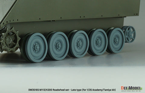 DEFモデル DW35165 1/35 現用 アメリカ/韓国 M113/K200 装甲兵員輸送車 ホイールセット”後期型”(タミヤ/アカデミー用)(転輪10個(外側転輪のみ),スペアホイール2個,誘導輪2個,レジン製)
