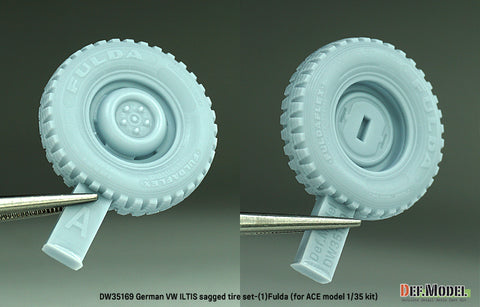 DEFモデル DW35169 1/35 現用 ドイツ フォルクスワーゲン イルティス 四輪小型軍用車 自重変形タイヤセット(1)(フルダ)(ACE用)(2種各2個+スペアタイヤ1個入り,マスキングシール付き)