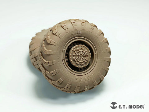 E.T.モデル P35-114 1/35 ロシア 15U175 TEL/RS-12M ICBM トーポリM用自重変形タイヤ(トランペッター用)