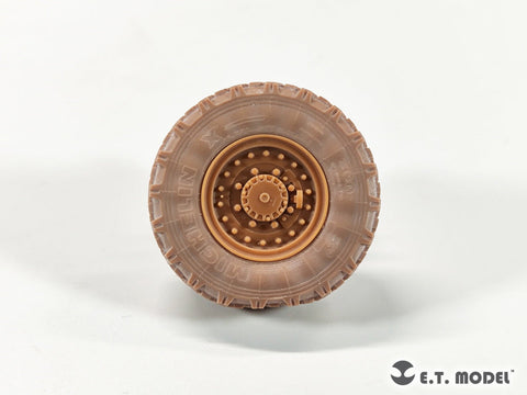 E.T.モデル P35-158 1/35 アメリカ陸軍 ストライカー装甲車 自重変形ホイール(トランぺッター用)