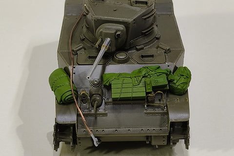 エウレカXXL ER-3584 1/35 アメリカM5A1スチュアート初期生産型用アップグレードセット。 軽戦車。 (AFVクラブ用)。説明書付きエッチングパーツ、37mmアルミ削り出しバレル、牽引ケーブル、レジン製アクセサリー3点