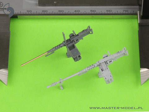 マスター GM-35-063 1/35 ブローニング M2HB .50 口径 (12.7mm)  戦車マウント用機関銃 - WWII型 (初期のトレイを備えた初期の M23 クレードル)
