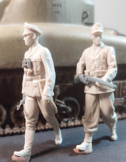 パンツァーアート FI35-189 1/35 WWIIドイツ 歩行中の武装親衛隊 2体セット