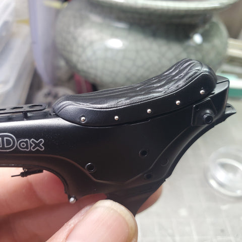 カレドモデル Q003 1/12 ホンダ Dax125用シート (タミヤ用)