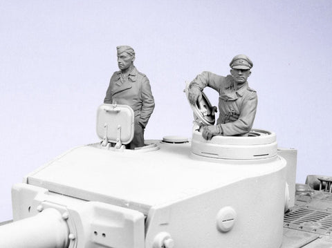 タンクモデル T-35006 1/35 ドイツ SS戦車兵 1943-45 夏 2体