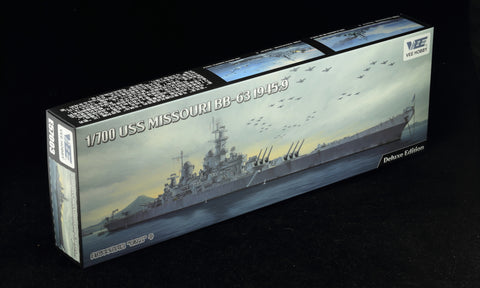 ヴィーホビー E57003 1/700 アメリカ海軍 戦艦 ミズーリ BB-63 1945年 デラックス版(エッチングパーツ付き) プラモデル