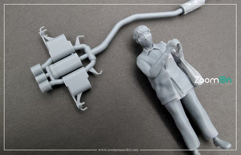 ZoomOn ZF010 1/24 排気ガスを運ぶ老婦人 (フィギュア+デカール)