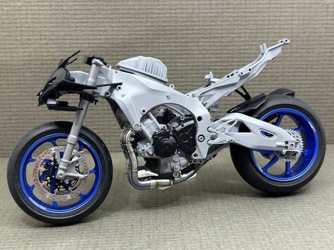 Zワークショップ Z04-005 1/12 エボリューション ライン エキゾーストシステム(カーボン) (タミヤ 1/12 R1M (14133)用)
