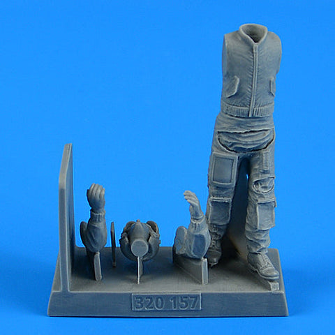 エアロボーナス 320157 1/32 NATO 戦闘機 パイロット(汎用）