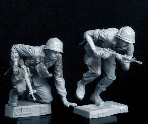ブラボー6 35058 1/35 アメリカ 歩兵ベトナム(9)"行け！行け！"(2体セット)