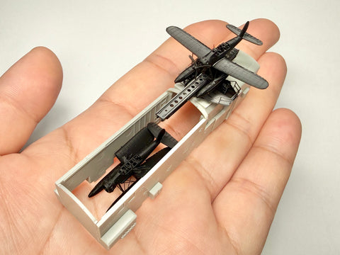 MUYIモデル G350118 1/350 ドイツ海軍 AR-196水上機＆航空機カタパルト