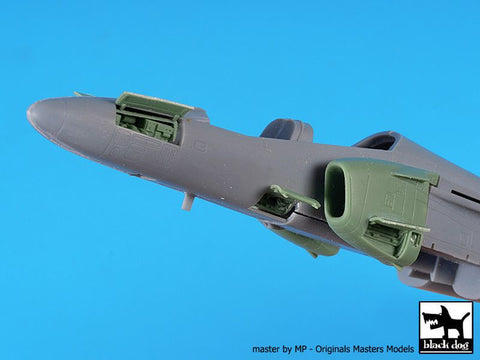 ブラックドッグ A72104 1/72 T-4 (練習機) エンジン+電子機器 （ホビーボス用）