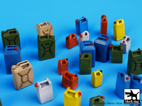 ブラックドッグ T35068 1/35 現用 プラスチック製ジェリカンセット