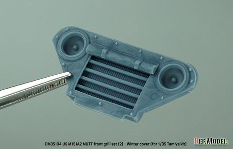 DEFモデル DM35134 1/35 現用 アメリカ M151A2 フォードマット フロントグリルセット(2)冬季カバー付き(タミヤ用)