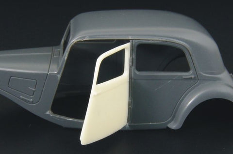 ハウラー HLX48159 1/48 WWII フランス/ドイツ シトロエン11CV スタッフカー ドア(タミヤ用)